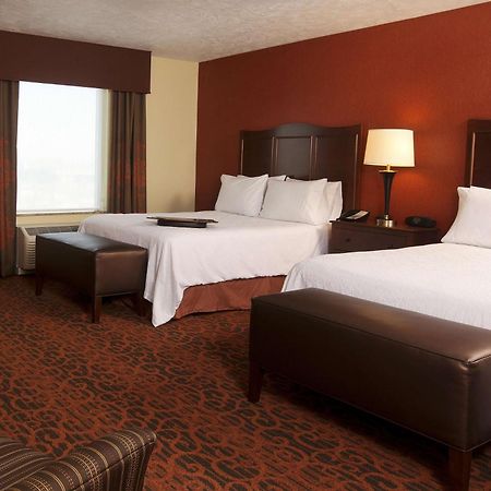 Hampton Inn & Suites Fargo Medical Center Bagian luar foto
