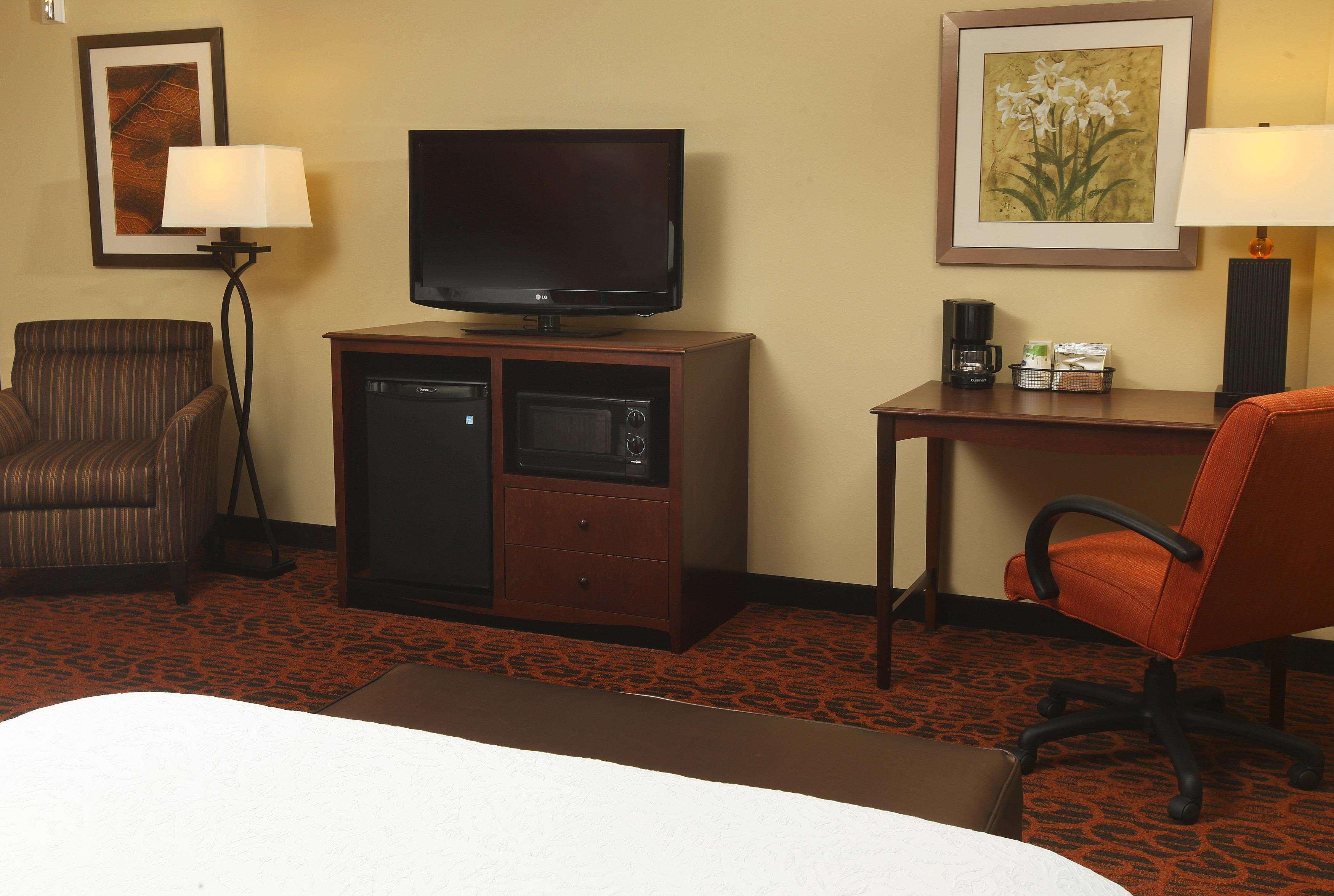 Hampton Inn & Suites Fargo Medical Center Bagian luar foto