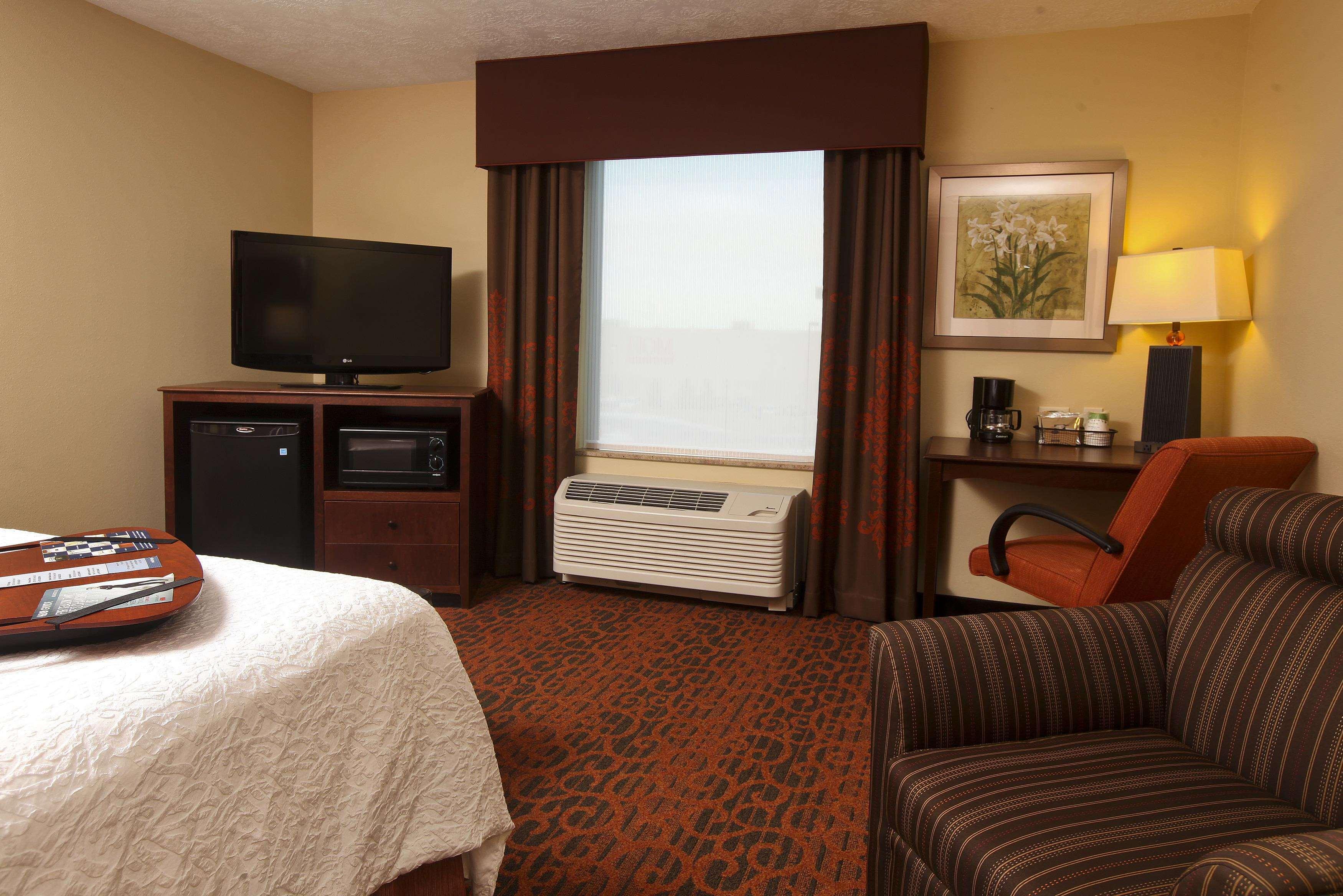 Hampton Inn & Suites Fargo Medical Center Bagian luar foto