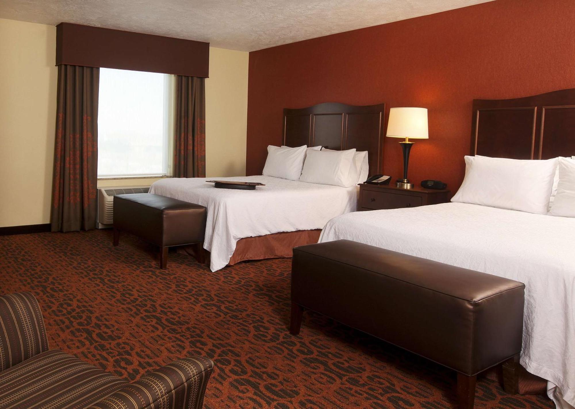 Hampton Inn & Suites Fargo Medical Center Bagian luar foto