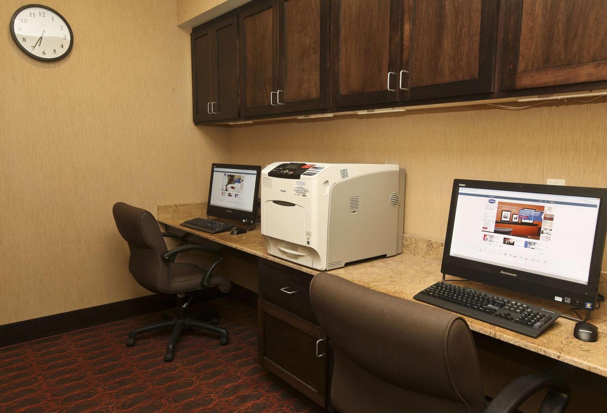 Hampton Inn & Suites Fargo Medical Center Bagian luar foto