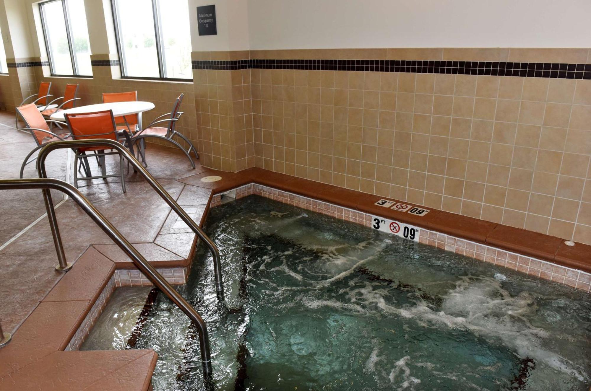 Hampton Inn & Suites Fargo Medical Center Bagian luar foto